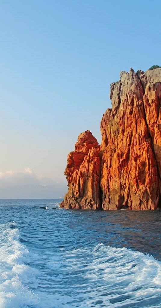 Belles calanques en Corse