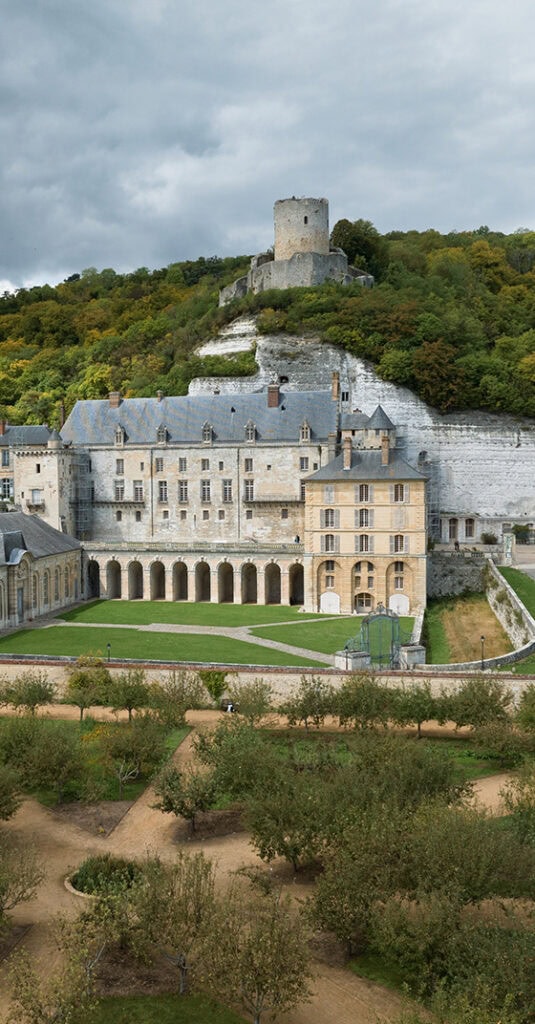 Le château de la Roche-Guyonis dans le parc naturel régional de Vexin