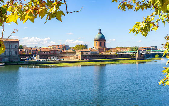 Le pont de la Garonne et Saint-Pierre à Toulouse