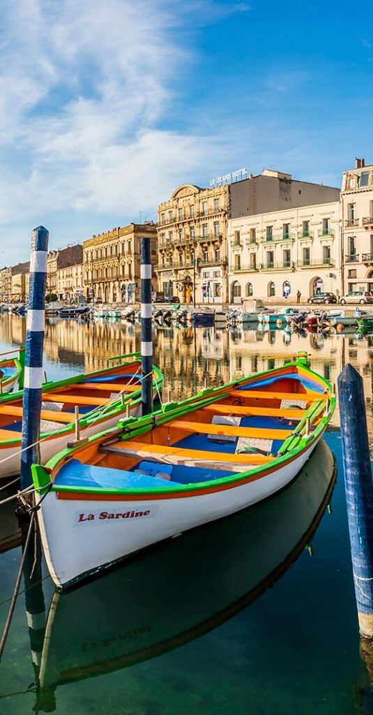 Bateaux typiques sur le canal royal de Sète