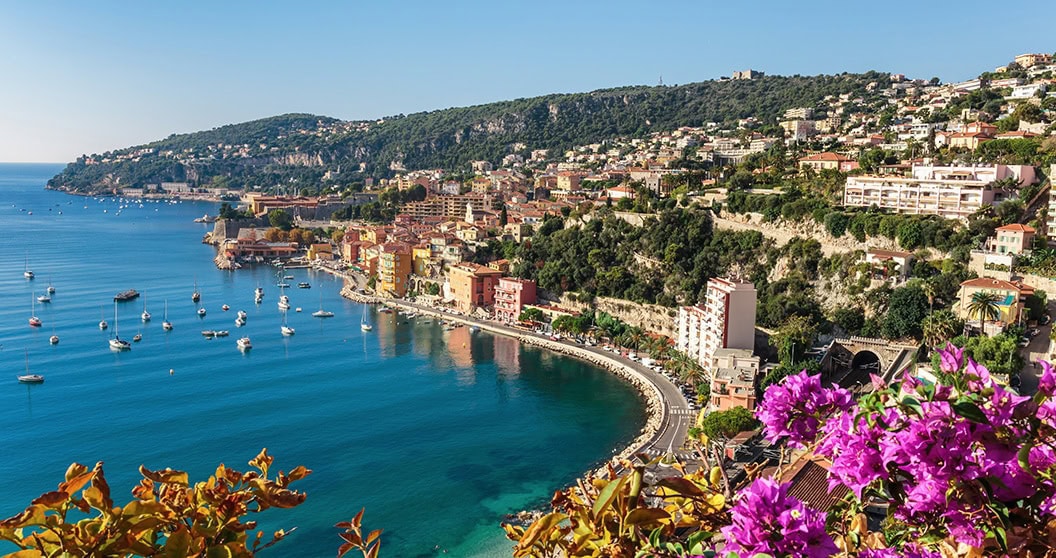 Vue panoramique sur la Côte d'Azur près de la ville de Villefranche-sur-Mer